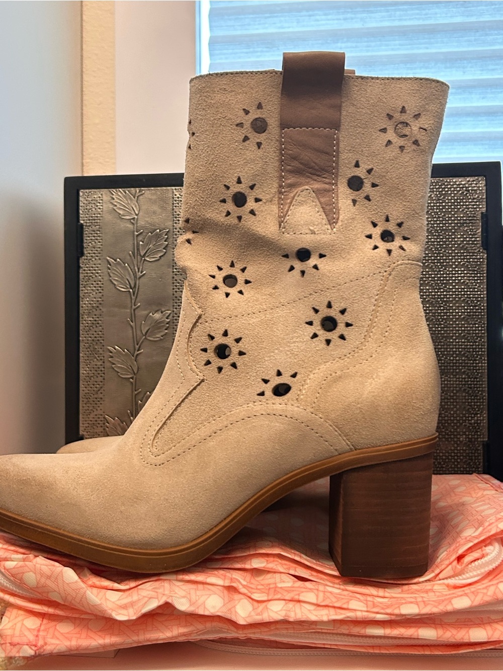 Casta Ivory Suede Extended Ankle Boots Sunburst Cutout Sundance Boho Rare
